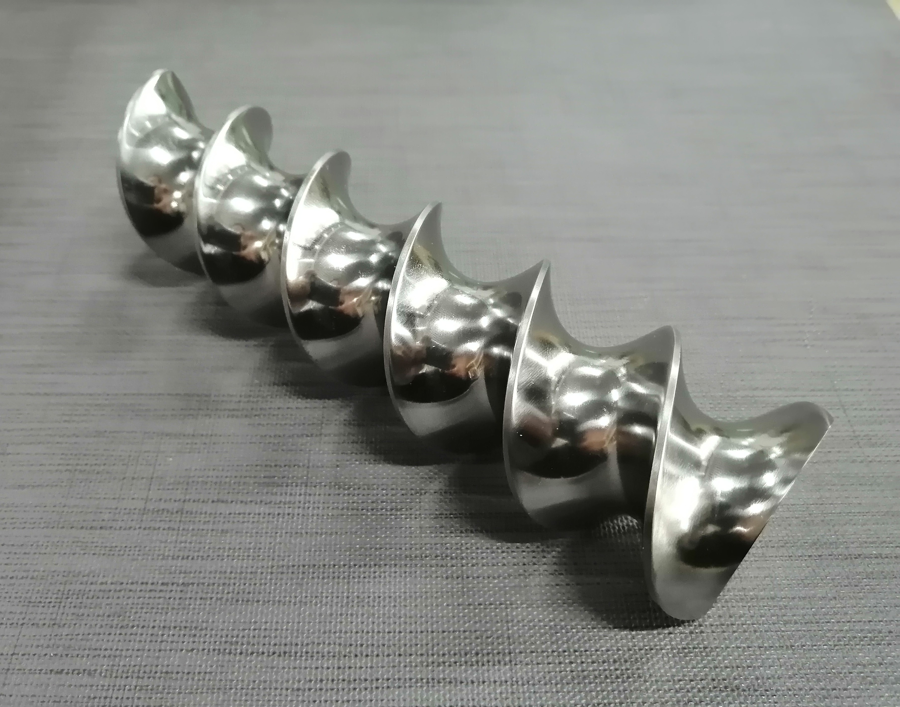Sandblast Corrosion Resistance Conveying Extrusion Machine Parts Screw Elements