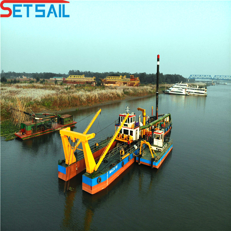 Hydraulic Cutter Head Diesel Engine Power 7500m3 Sand Dredger