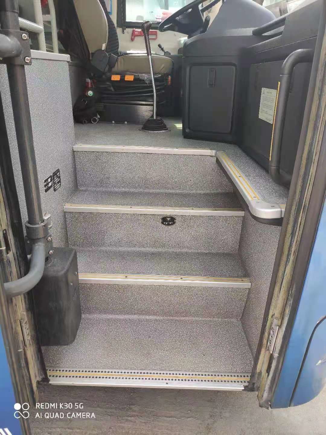 Used Yutong Bus ZK6107 Used Passenger Bus 41 Seats Double Doors Used Coach Bus Steel Chiassis Low Kilometer