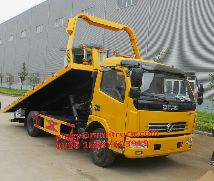 4Tons Wrecker Tow Truck With Crane , Euro 4 Platform Towing Trucks 90Km/h