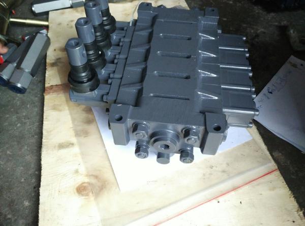 High quality quadruple valve for XCMG truck mounted crane SQ10ZK4Q,XCMG truck