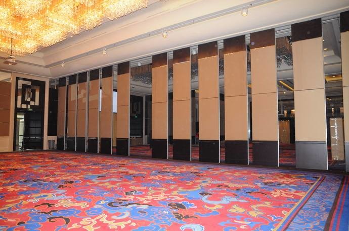 Hotel Acoustic Wooden Folding Movable Room Partition Wall With Pass Door