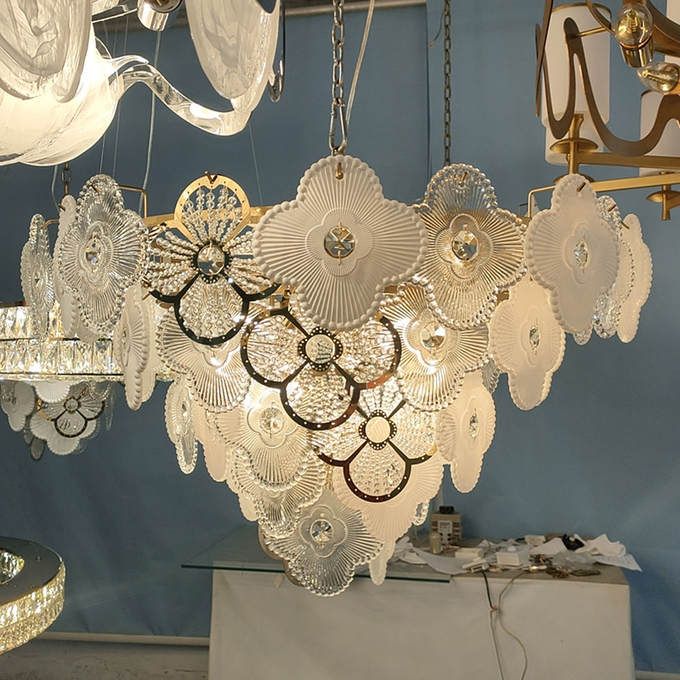 Four Leaf Shape Modern Decorative Lamps Lighting 7m2 To 25m2 ODM OEM