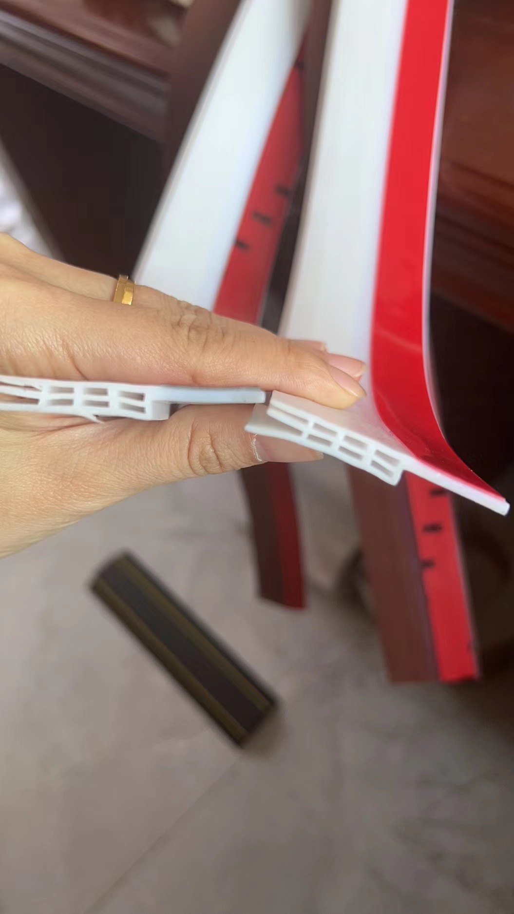 Dustproof and Insectproof Soundproof Door Bottom Seal Strips Made of Silicone Rubber