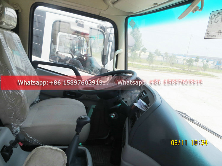 12 Tons Dongfeng Cargo Truck , Logistics Transportation Cargo Pickup Truck