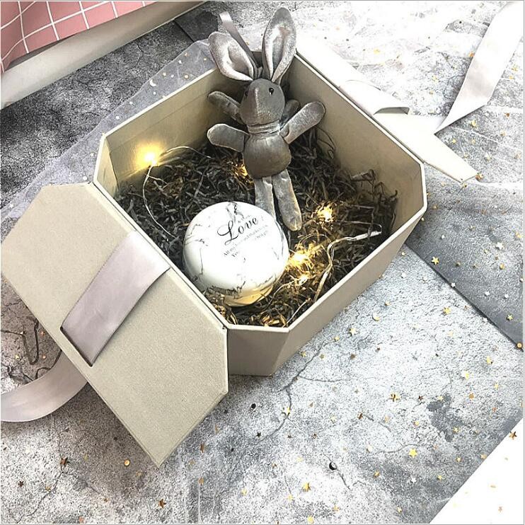 Customized Printing Logo Cosmetic box Recyclable lovely Cardboard gif tbox with Portable gift bag