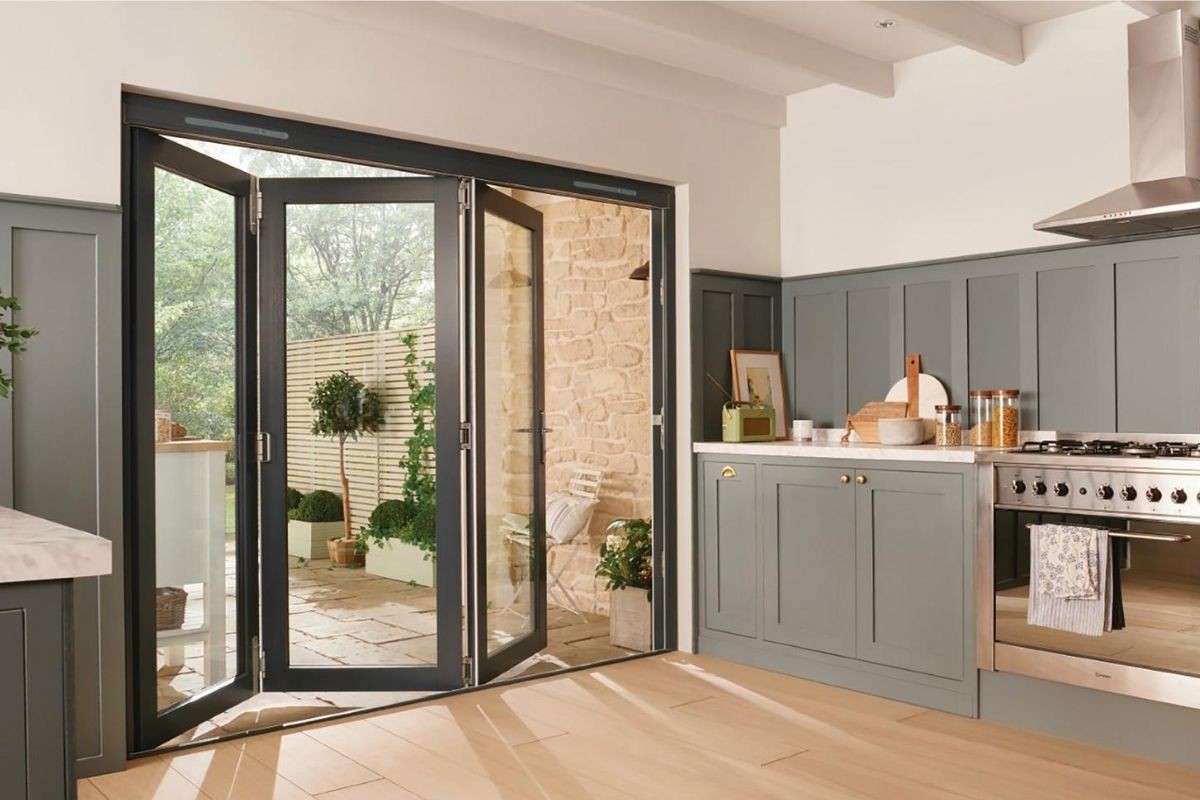 Thermal Insulation Sliding Frame Aluminum Door Profile 2.5mm For Patio Glass Bi Folding Doors