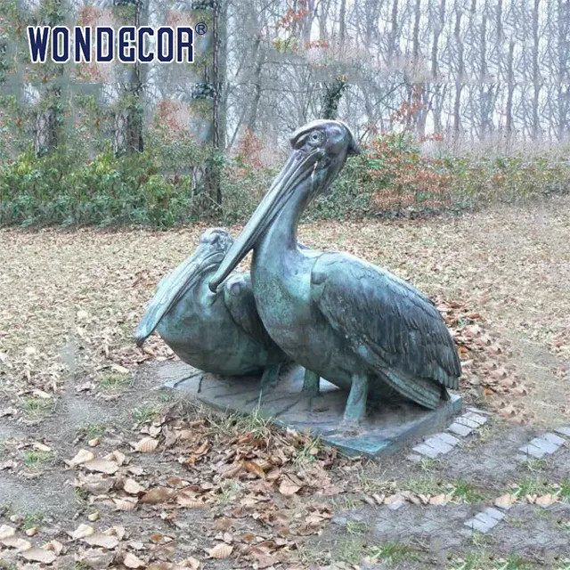 Casting bronze large pelican outdoor statue garden decoration