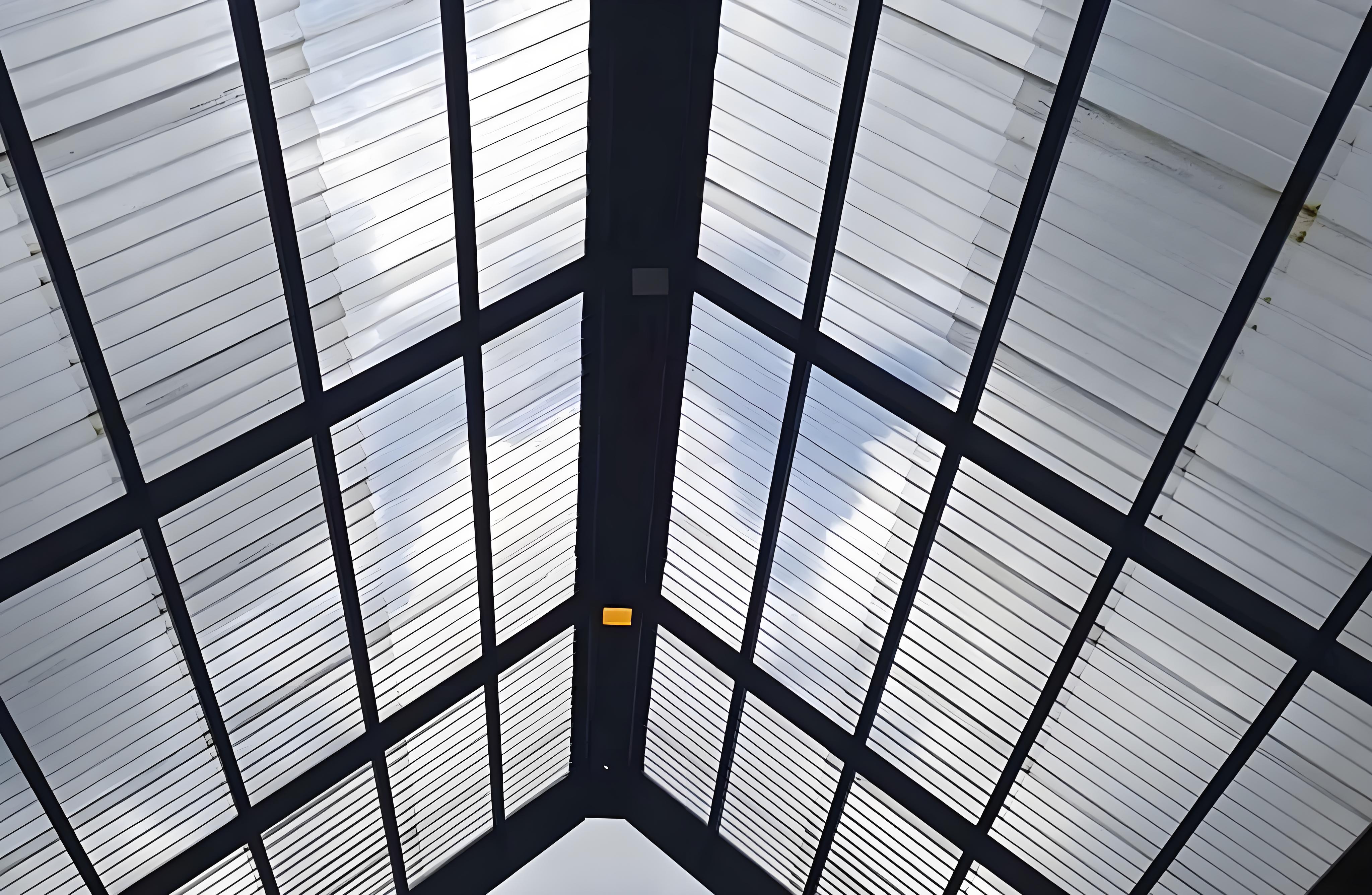 High-Performance 16mm Four-Layer Polycarbonate Sheet with Multi-Wall Design for Thermal Insulation and Impact Resistance