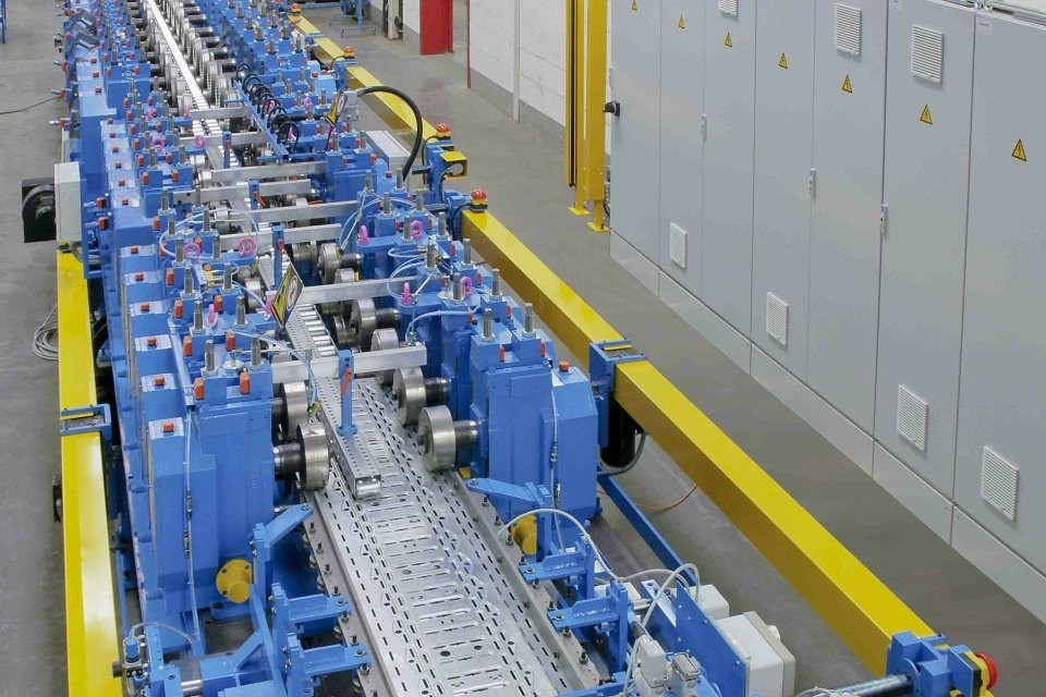 Forming speed up to 4 meters per nimute cable tray roll forming machine Cr12 Mov blade