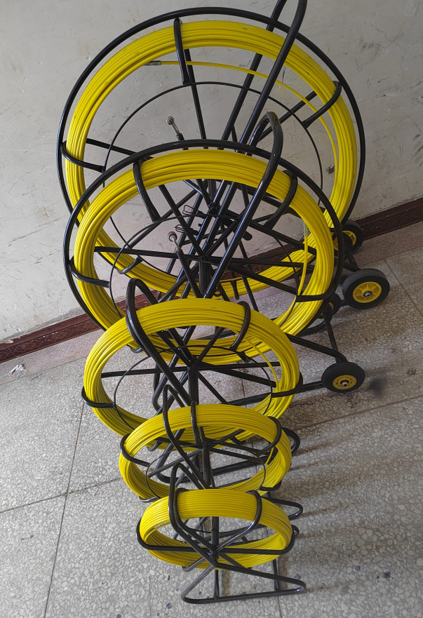 4.5mm-18mm Telecom Products Fiber Snake Cable Duct Rodder Optical Fiber Cable Pulling Duct Rod