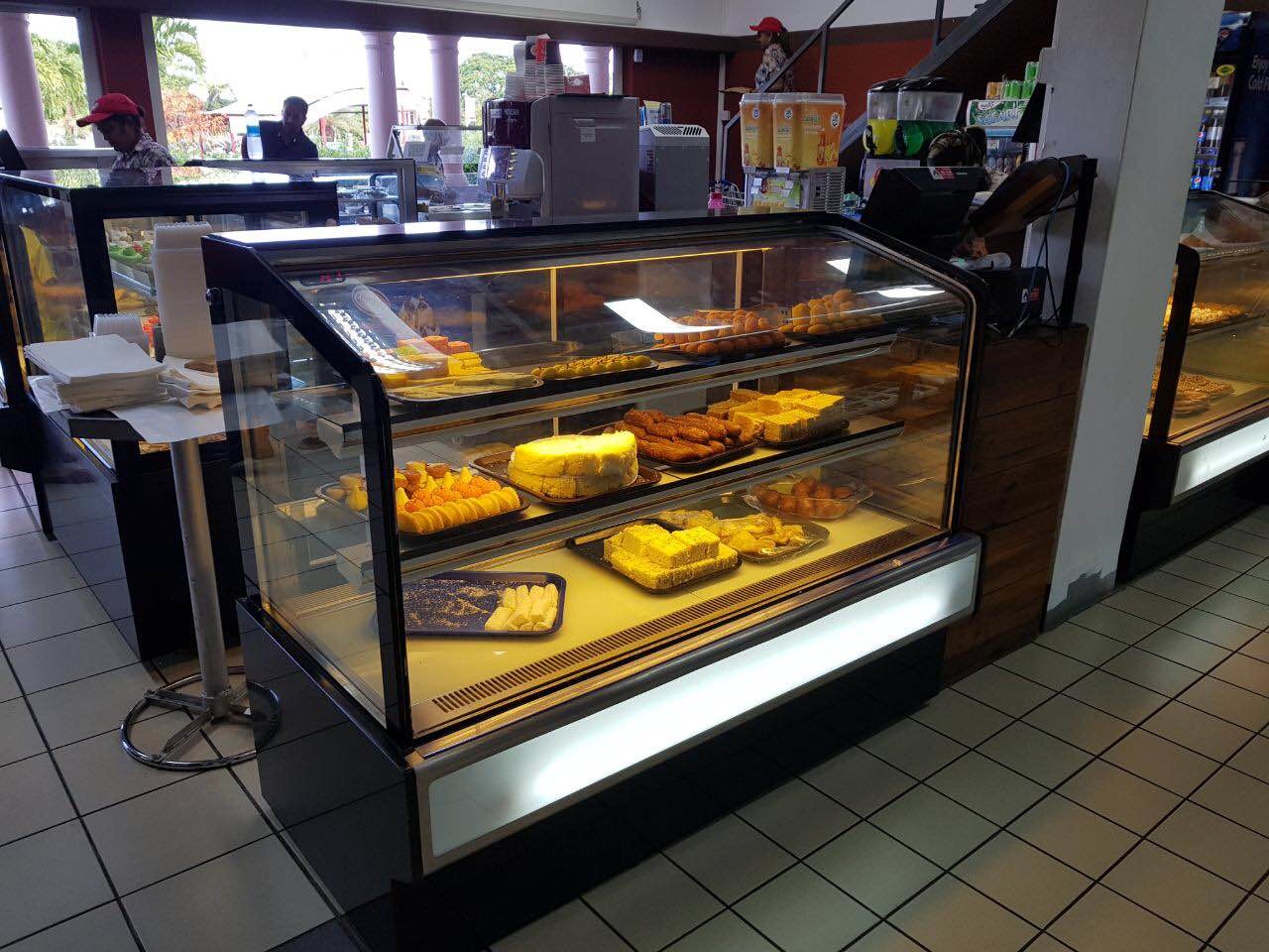 Pizza Salad Cake Display Cooler For Bakery Shop With 1.2 / 1.5 / 2m Four Sides Transparent Glass