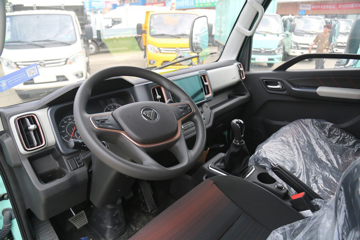 Foton Auman Mini Truck 2.0L 127HP CNG 3.815m High Roof Deflector Fence Truck Shock-Absorbing Seats