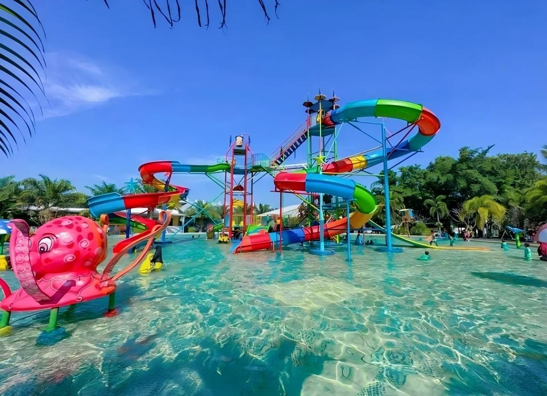 ODM Water Amusement Fun Park Outdoor Swimming Pool Small Fiberglass Water Slide