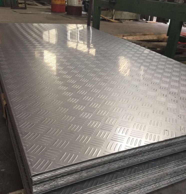 Press Stamping 304 Patterned Textured Stainless Checkered Plate 1219mm