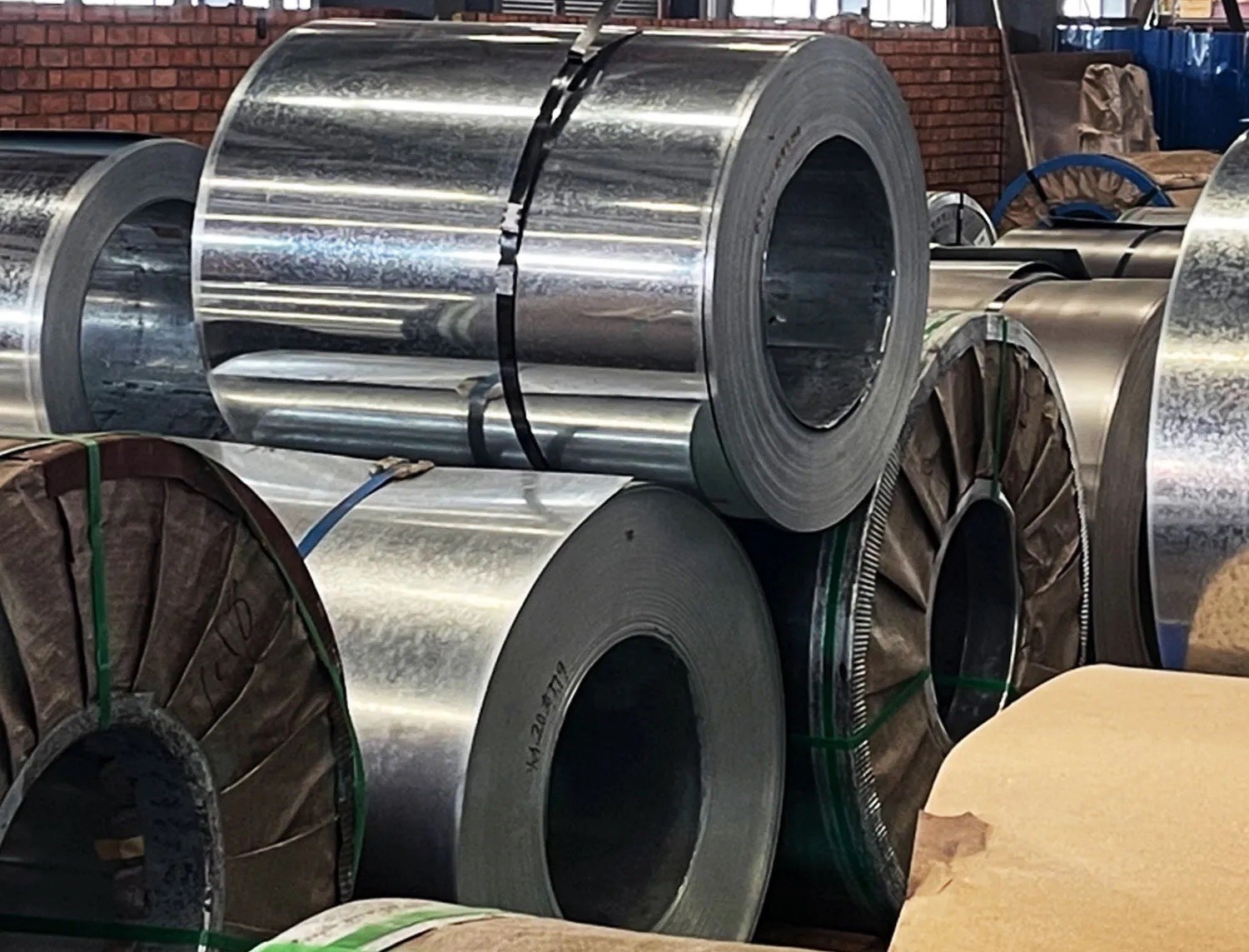 Hot Dip Rolled Galvanized Steel Coil Welding For Superior Against Rust