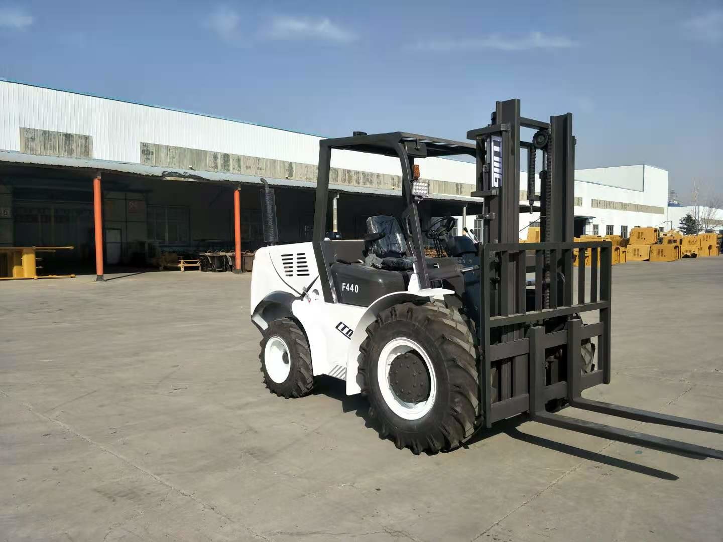 LTMG 4 ton forklift 2WD 4WD rough terrain forklift with triplex full free mast