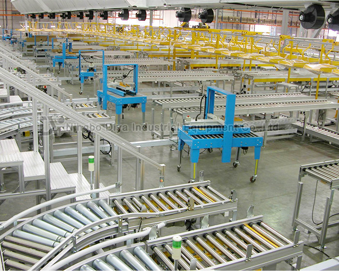 Single Chain Driving Package Roller Conveyor , Industrial Powered Turning Roller Conveyor