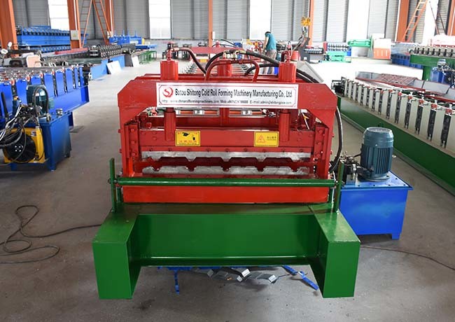 Long Curving Roof Trapezoidal Sheet Roll Forming Machine Effective Width 835 / 828 / 840mm