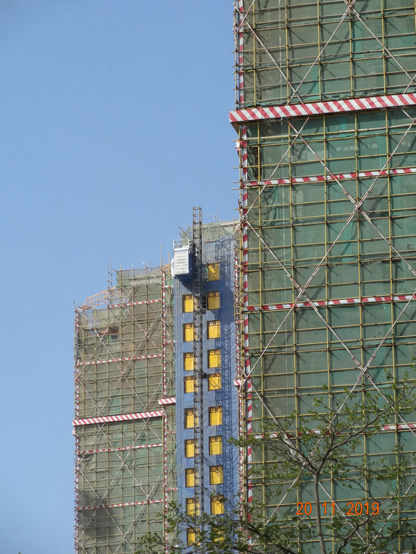 SC200BG Building Material Hoist , Rack And Pinion Hoist Cage Width Internal 1.5M