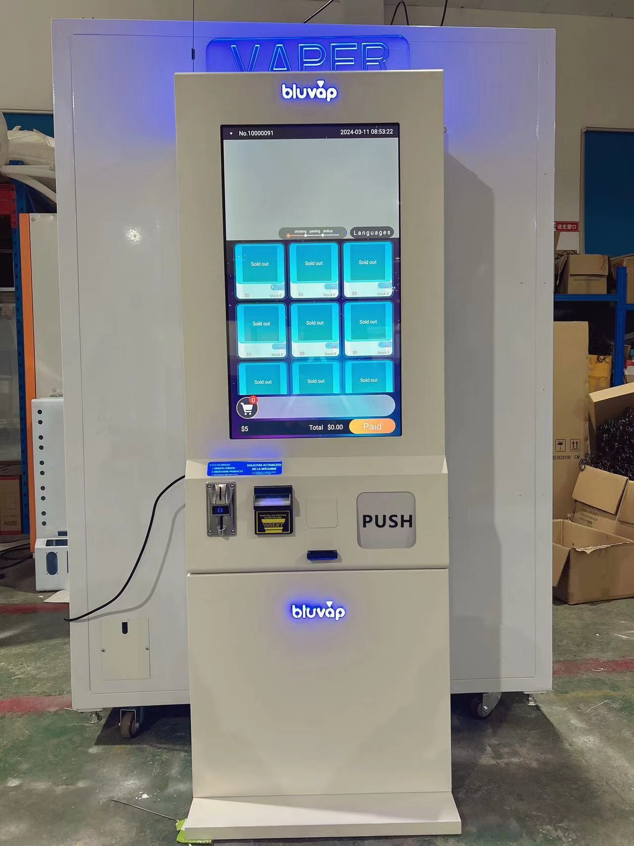 24 Hours Self Service Lipsticks Vending Machines Stand Alone With 32" Digital Touch Screen