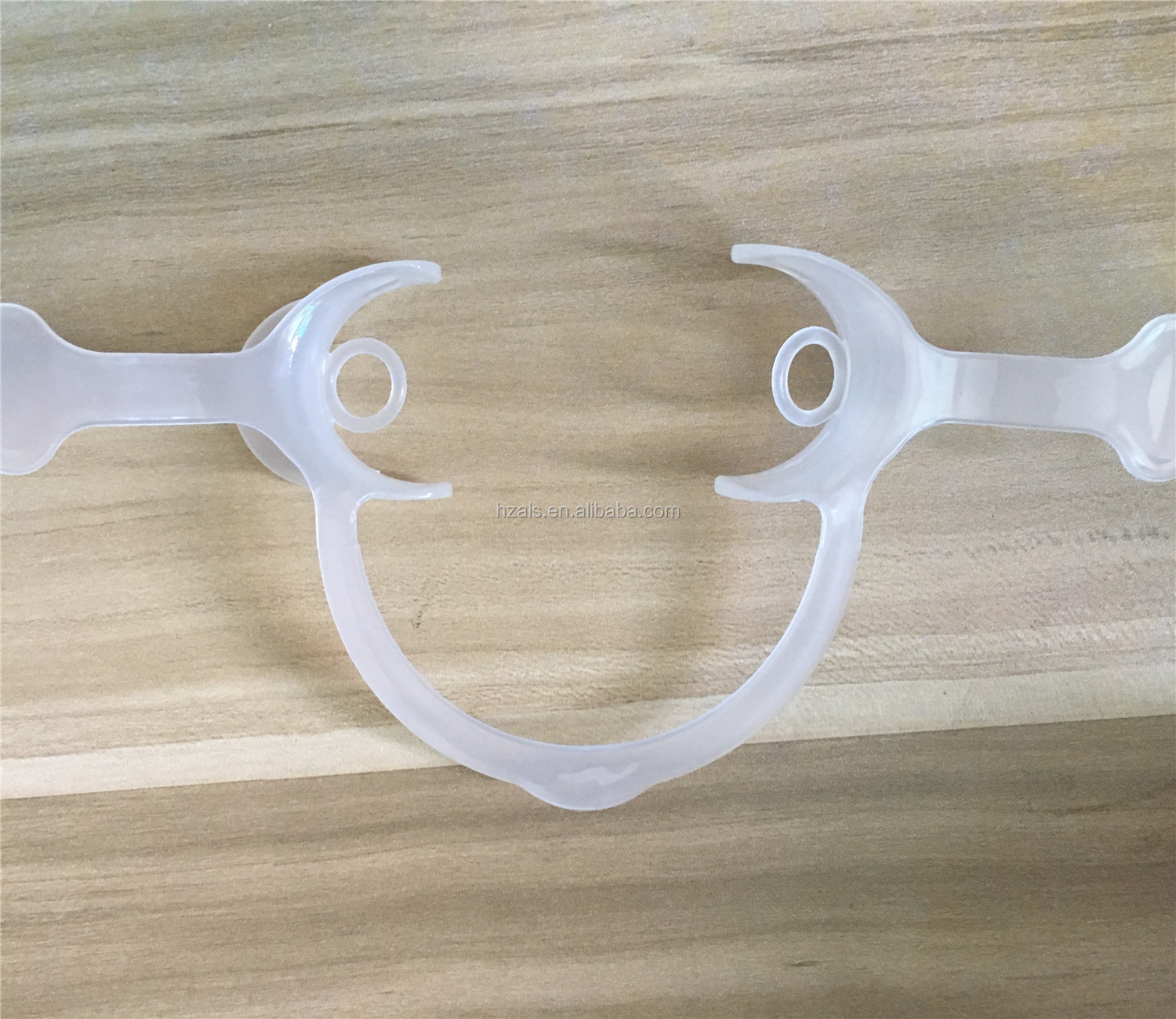 Manual Power Source Cheek Retractors for Autoclavable Dental Lip Cheek Retraction Class I Instrument Classification