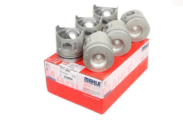 Mitsubishi Diesel Replacement Parts ,6D31T Engine Piston / 6 cylinder Diesel