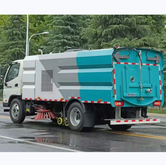 Vacuum Road Sweeper Truck With Overall Measure 5150×1760×2280mm