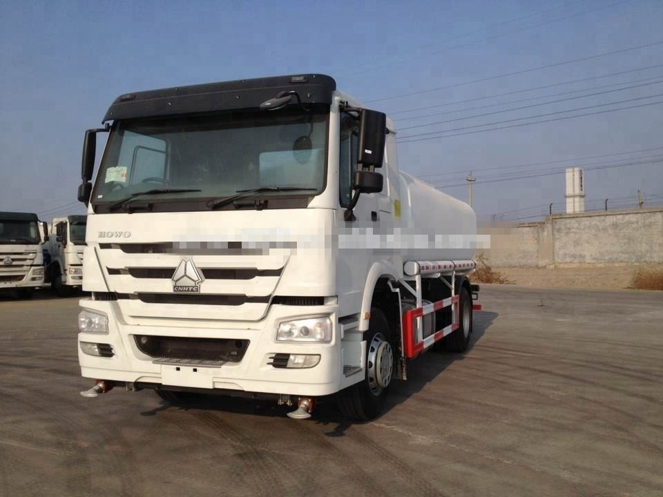 Sinotruk HOWO7 High Pressure 4000 Gallon Water Spray Truck , LHD 6X4 Construction Water Tank Trucks