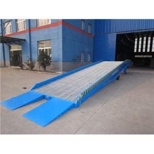 Adjustable Loading Dock Ramp Mobile Loading Ramp With Manual Hydraulic Pump