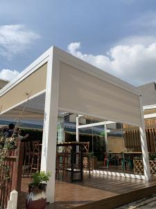 China Aluminum Wind Resistant Outdoor Roller Blinds UV Proof With Gazebo Pergola on sale