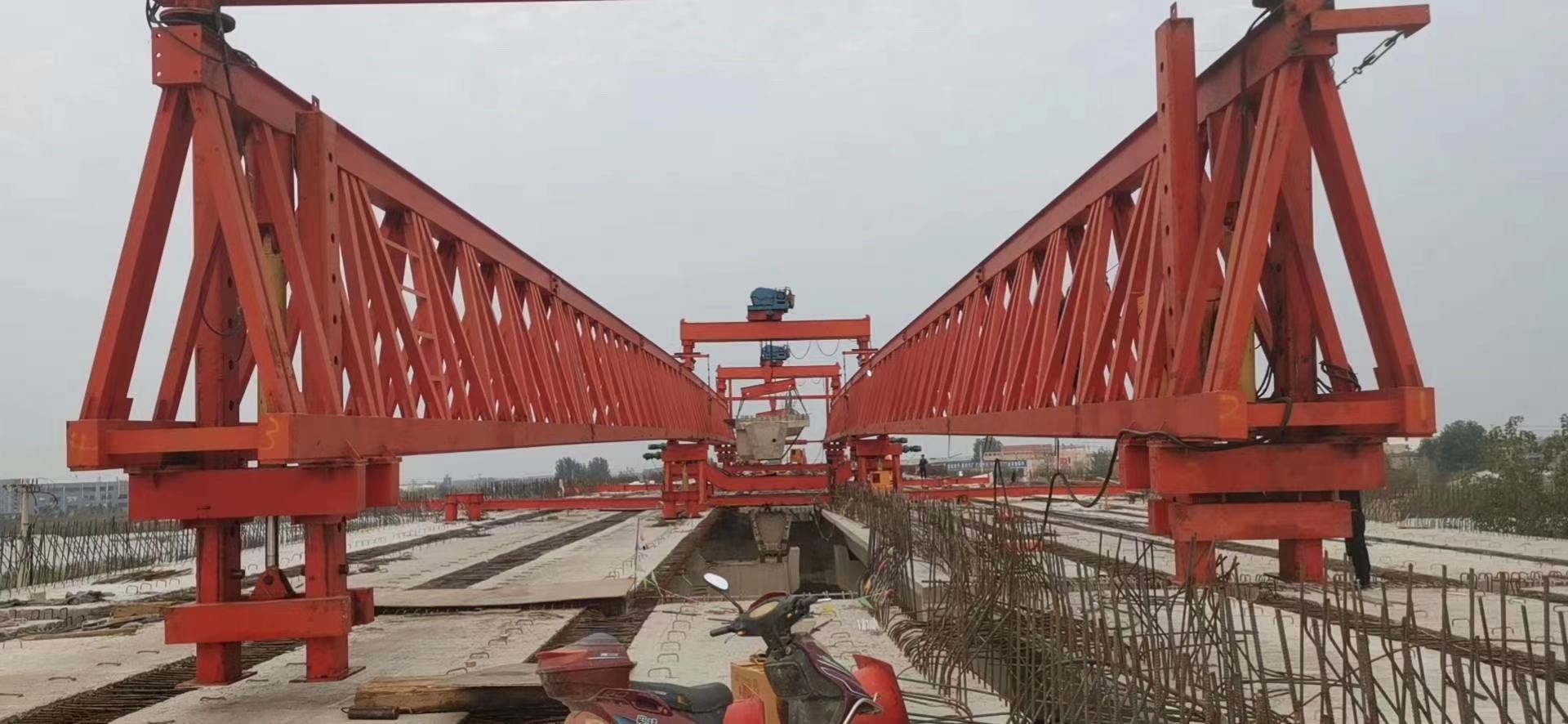 Henan bridge erecting machine, 200 / 50 bridge erecting machine, bridge construction crane, bridge construction paving m
