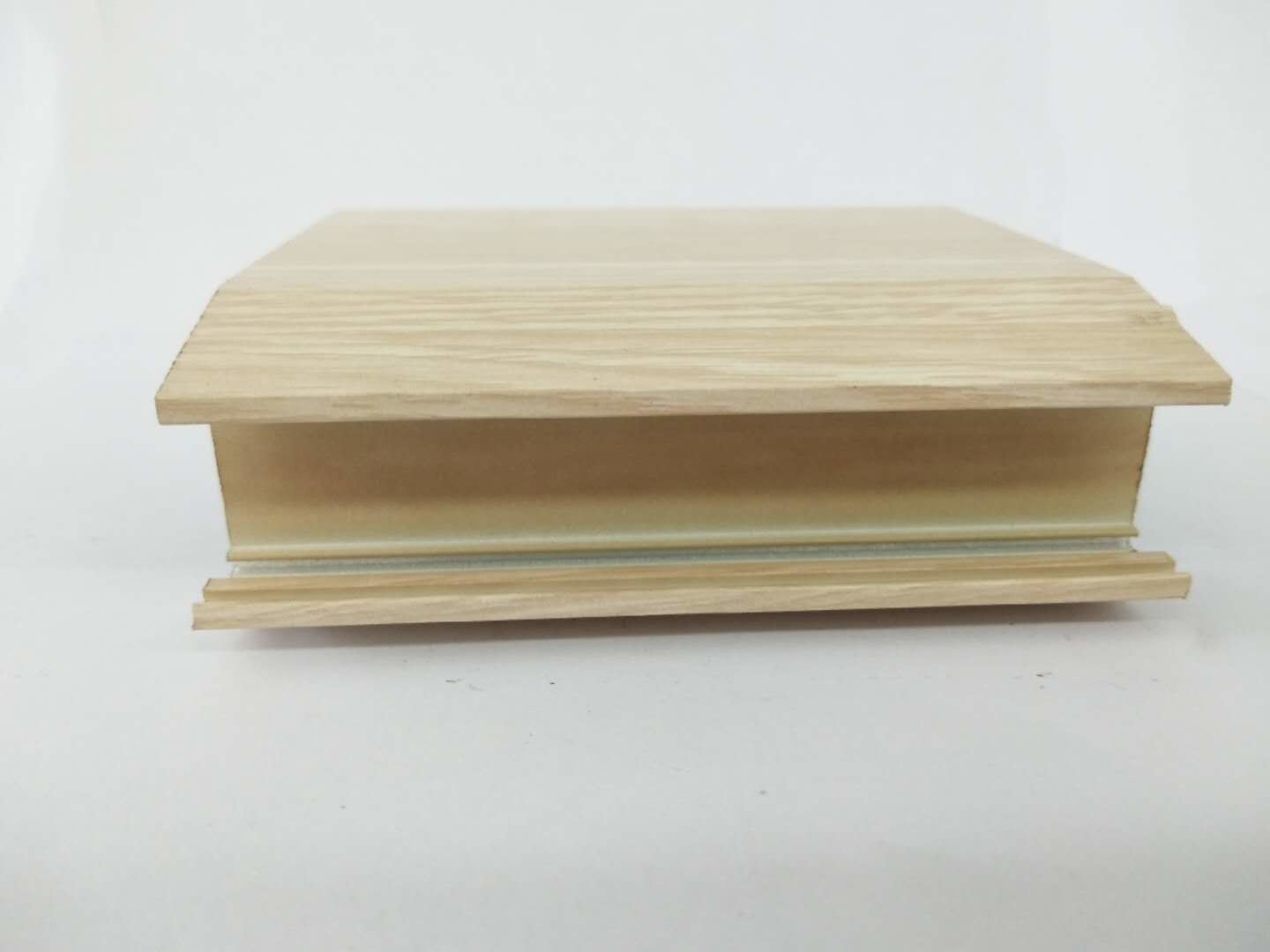 Wood - grain Imitating Finish Aluminium Profiles Fire - resisitant Durable