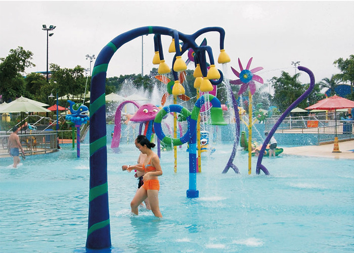 Anti UV Aqua Park Equipment Colorful FRP Lotus Seed pod Spray Toys