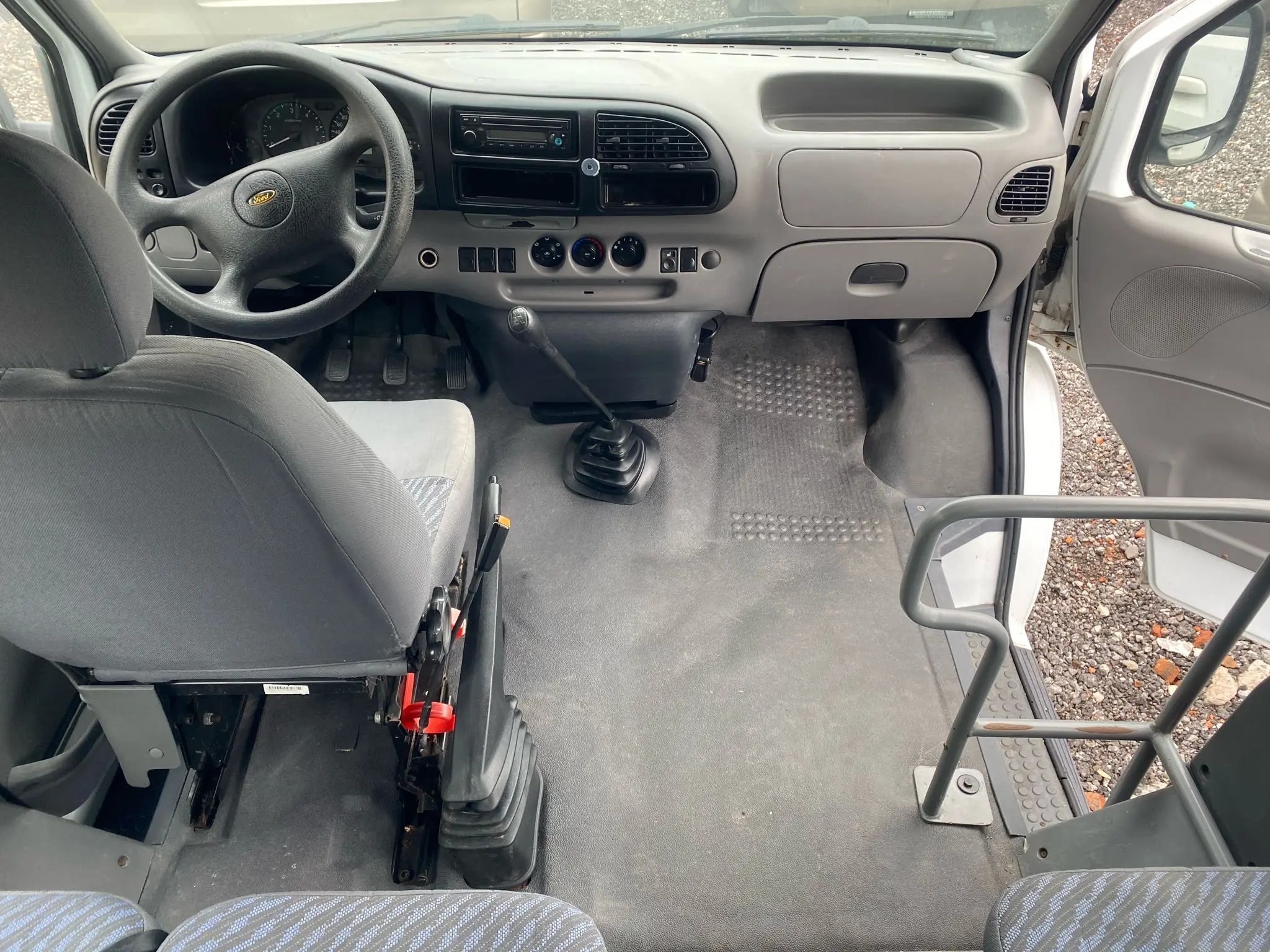 Used Mini Bus EURO IV 17 Seats High Roof Front Engine 6 Meters Sliding Window Second Hand Ford Tansit JX6600