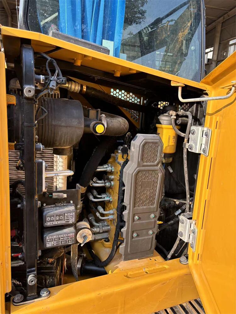 Year 2020 Mini CAT Crawler Excavator H306E 306e2 6 Ton Excavator CAT306E Made in Japan