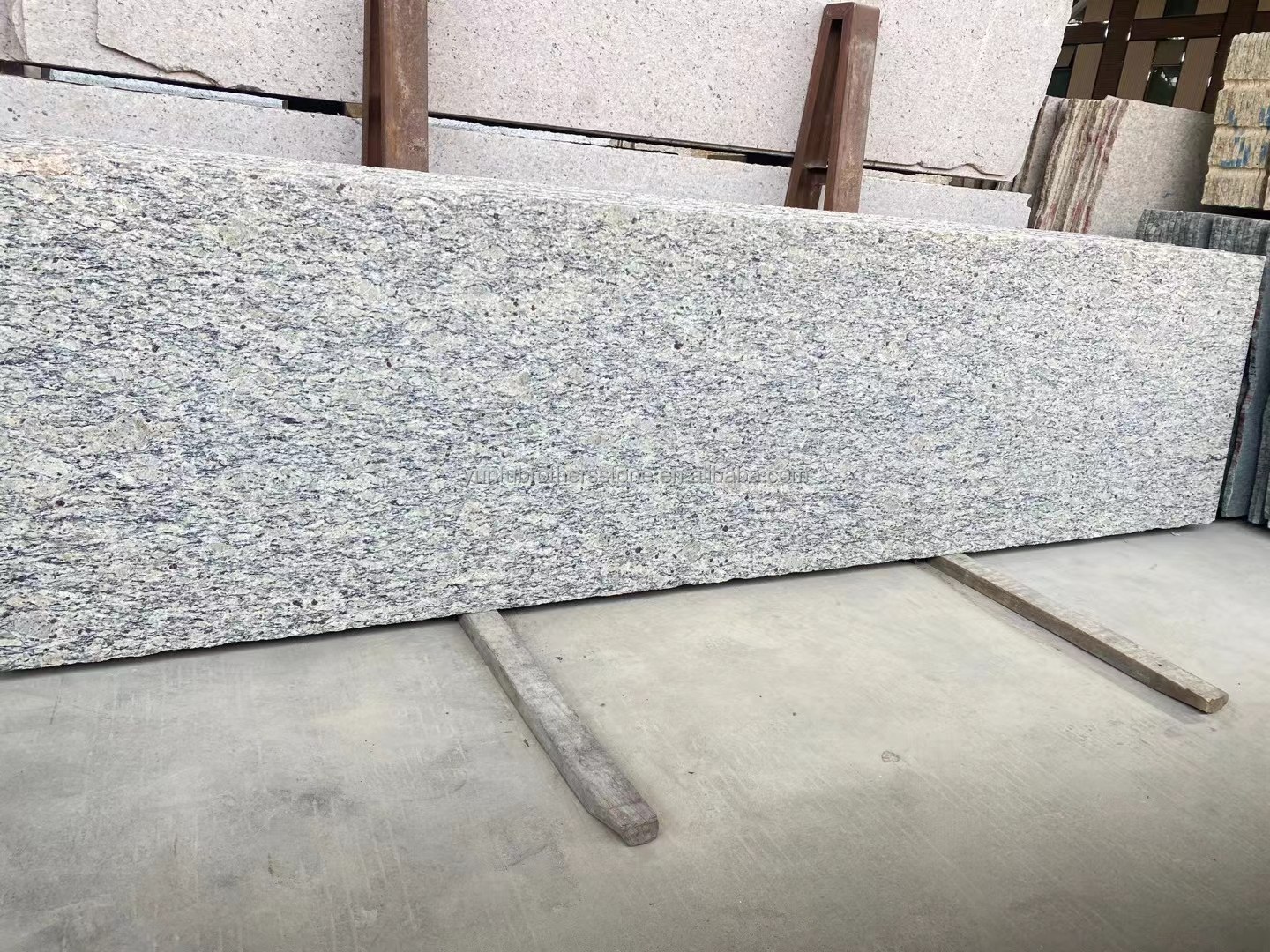Modern Style Brazilian Gialo Cicita Santa Granite Slabs for Villa and Hotel Design