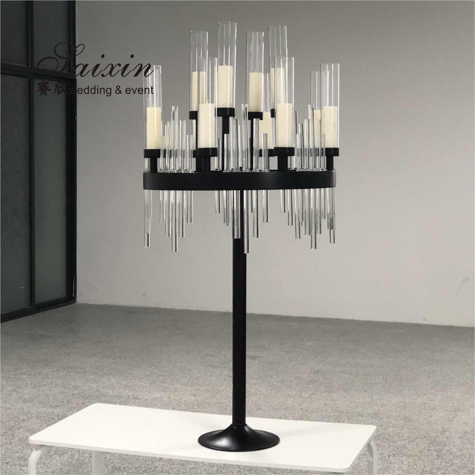 New black rectangle frame with hanging chandelier candle holder