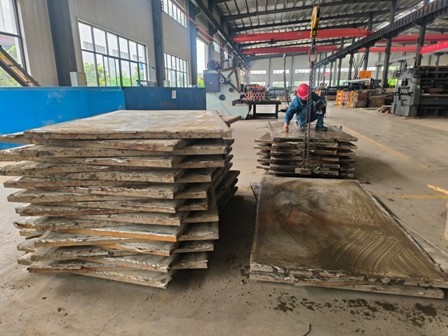 Trimetallic Explosion Bonded Clad Plate Wear Resistant For Anode Assembly
