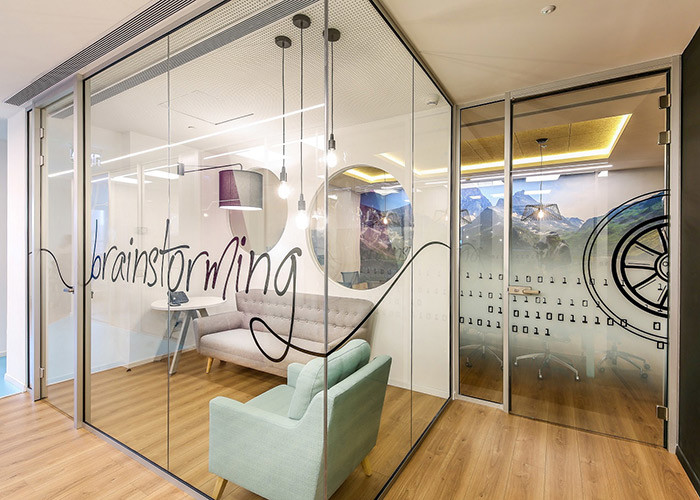 Double-glass Louver Partition Flexible Sound Proof With Post Logo Drawing Privacy Glass Partition Wall