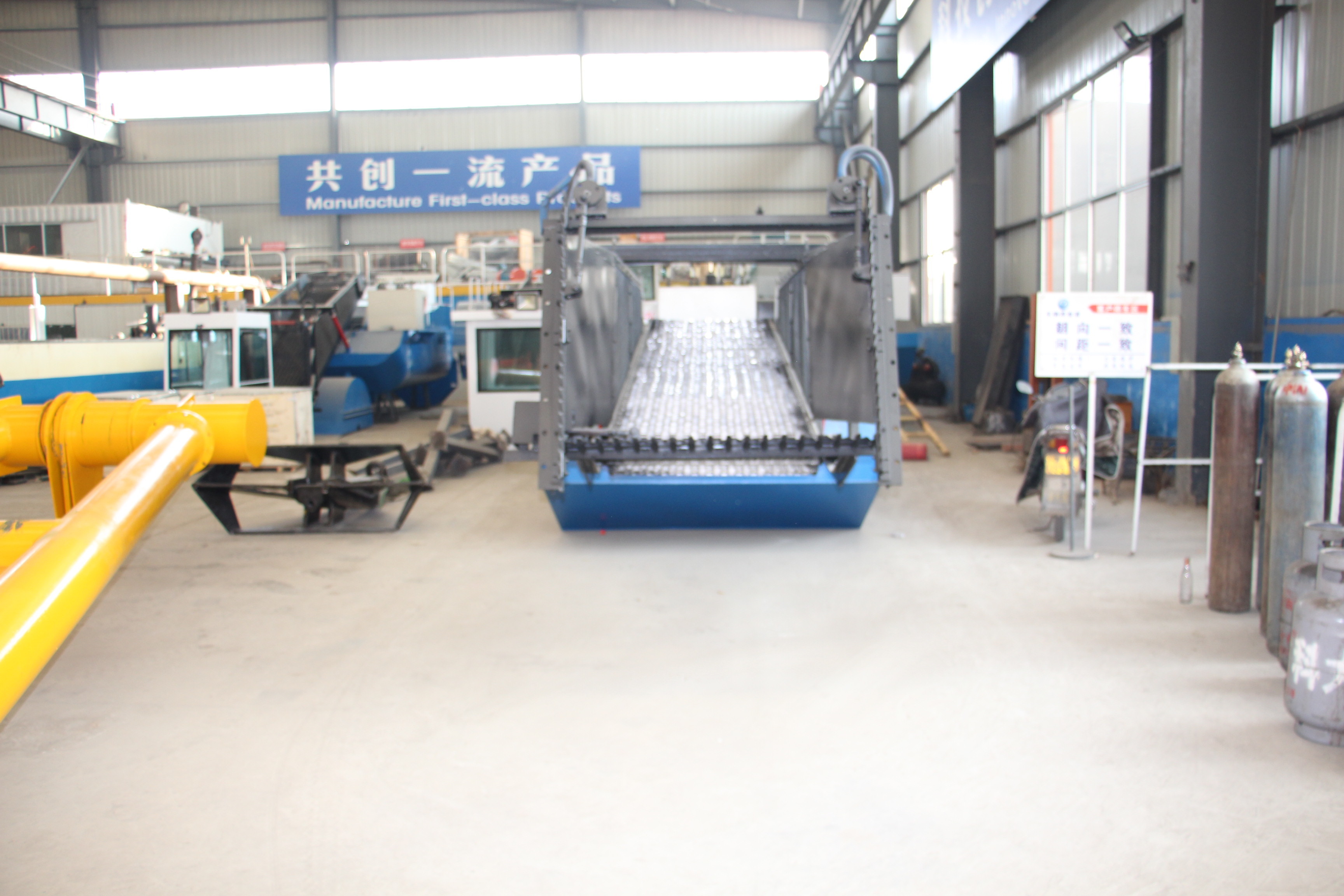 Aquatic Weed Harvesting Machine 1000m3 hydraulic tank save labor force