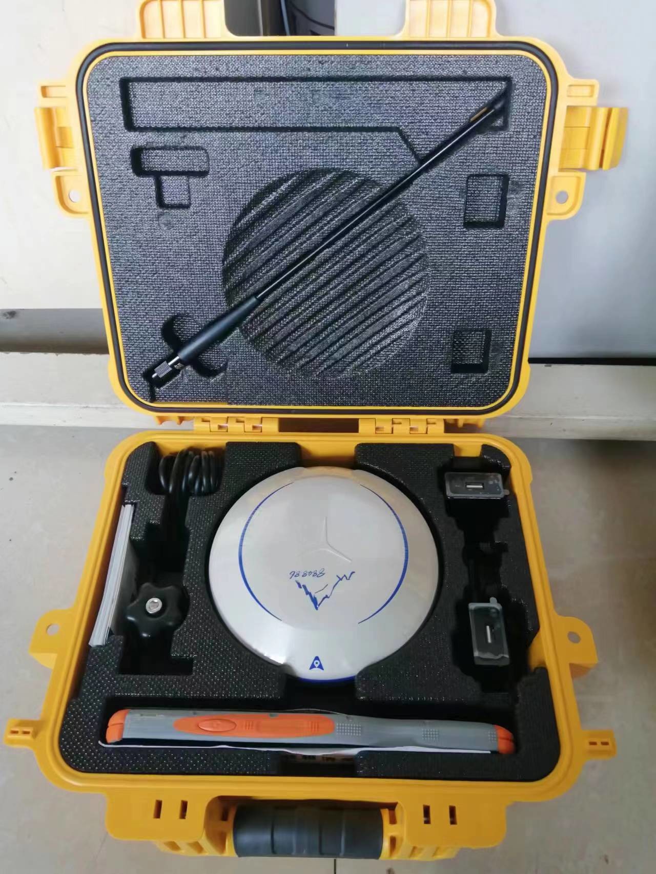 3D Modeling CHC I93 Rtk GNSS Easy Operate Gps Receiver Visual Survey CHCNAV CHC X16pro