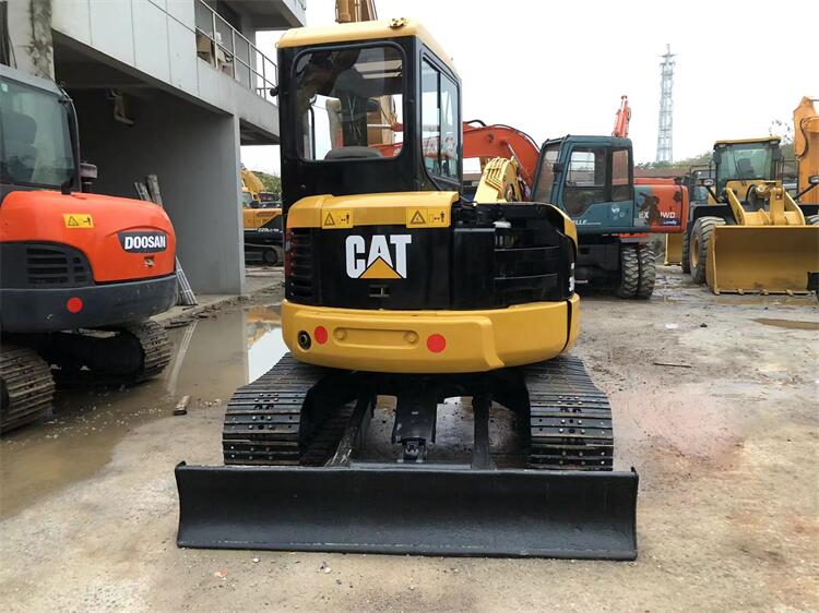 Made in Japan Used CAT 304 Mini Excavator in Shanghai and Original Hydraulic Pump