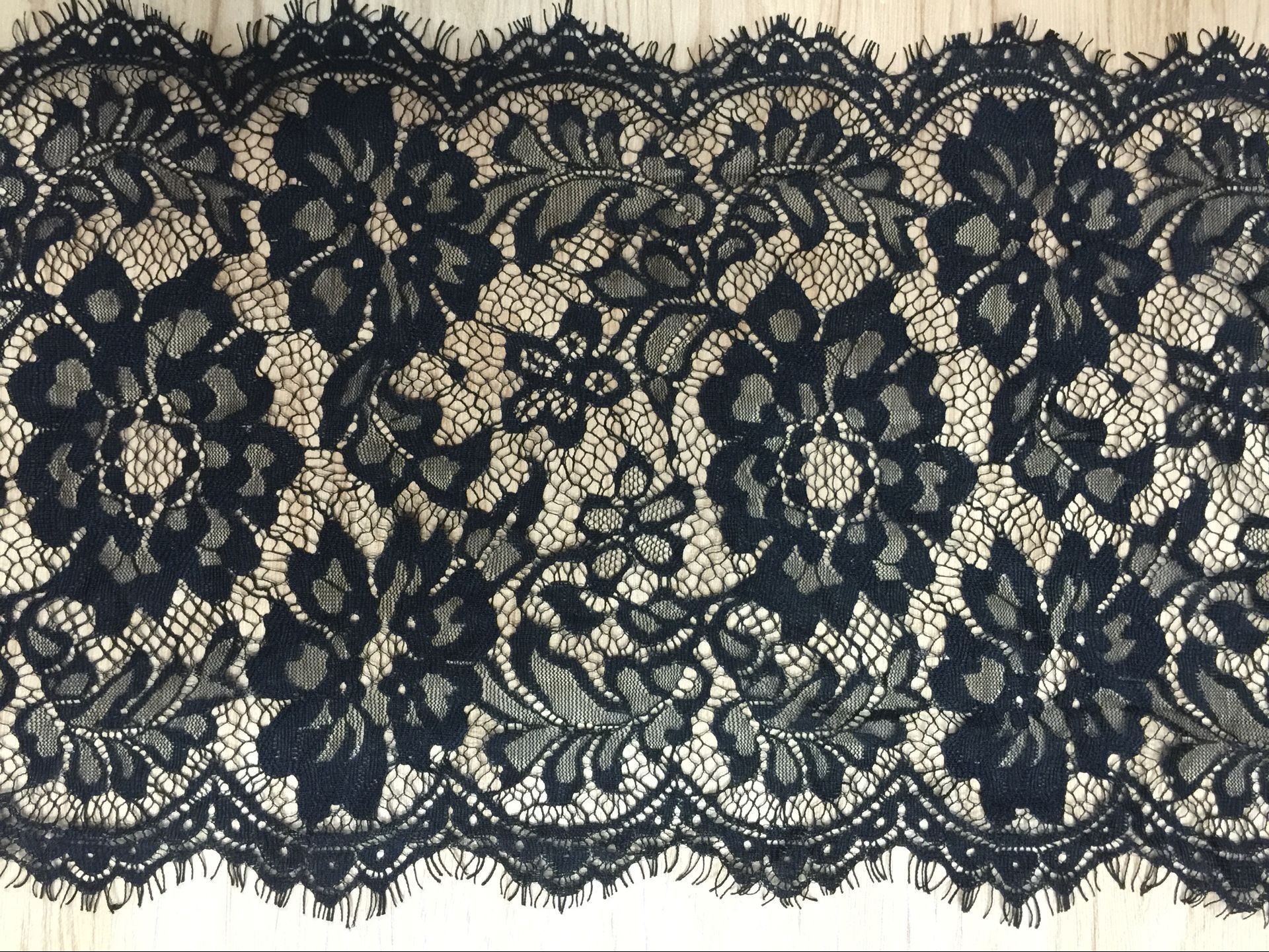 18cm 2017 New Fashion Lace Border Strench Lace Edge in Black/Ivory color
