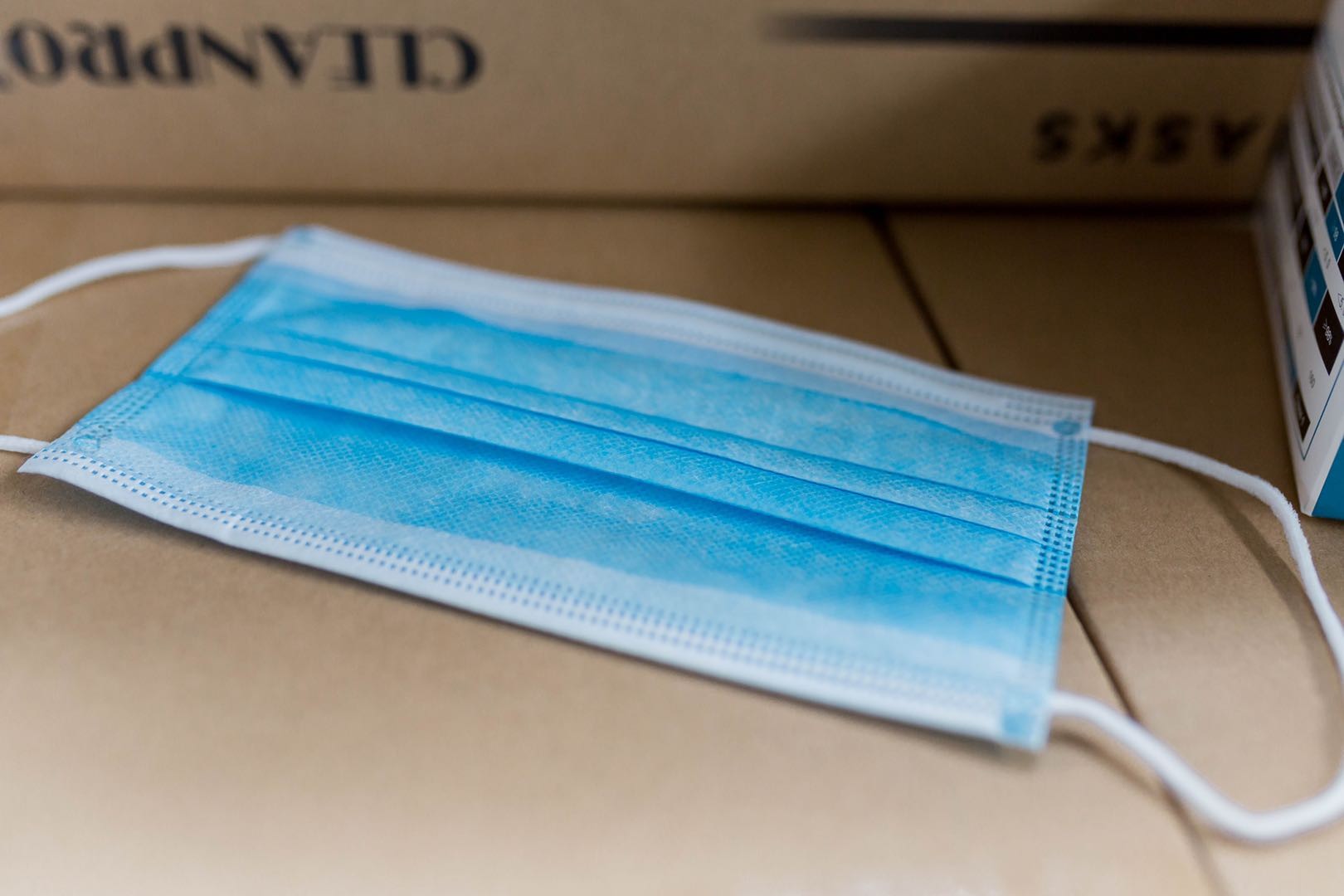 CE FDA Certification 50pcs Per Box English Packaging Disposable Surgical Face Mask