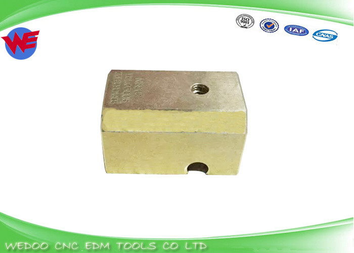 20EC090A403 Block Pusher Energizing Makino EDM Machine Parts 32*22*18T