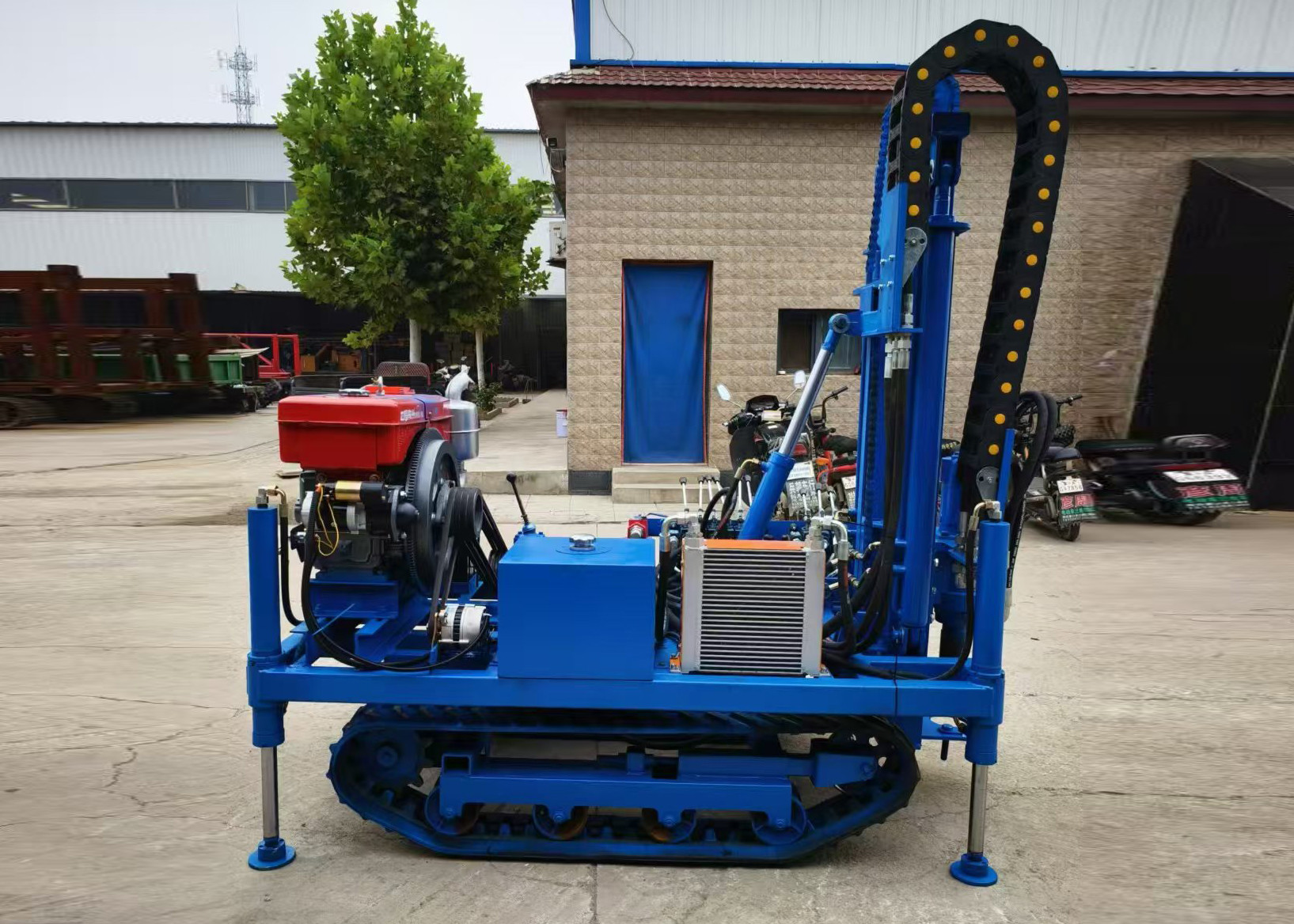 50mm-100mm Diameter Crawler Mounted Water Drilling Rig Powered By Diesel Engine