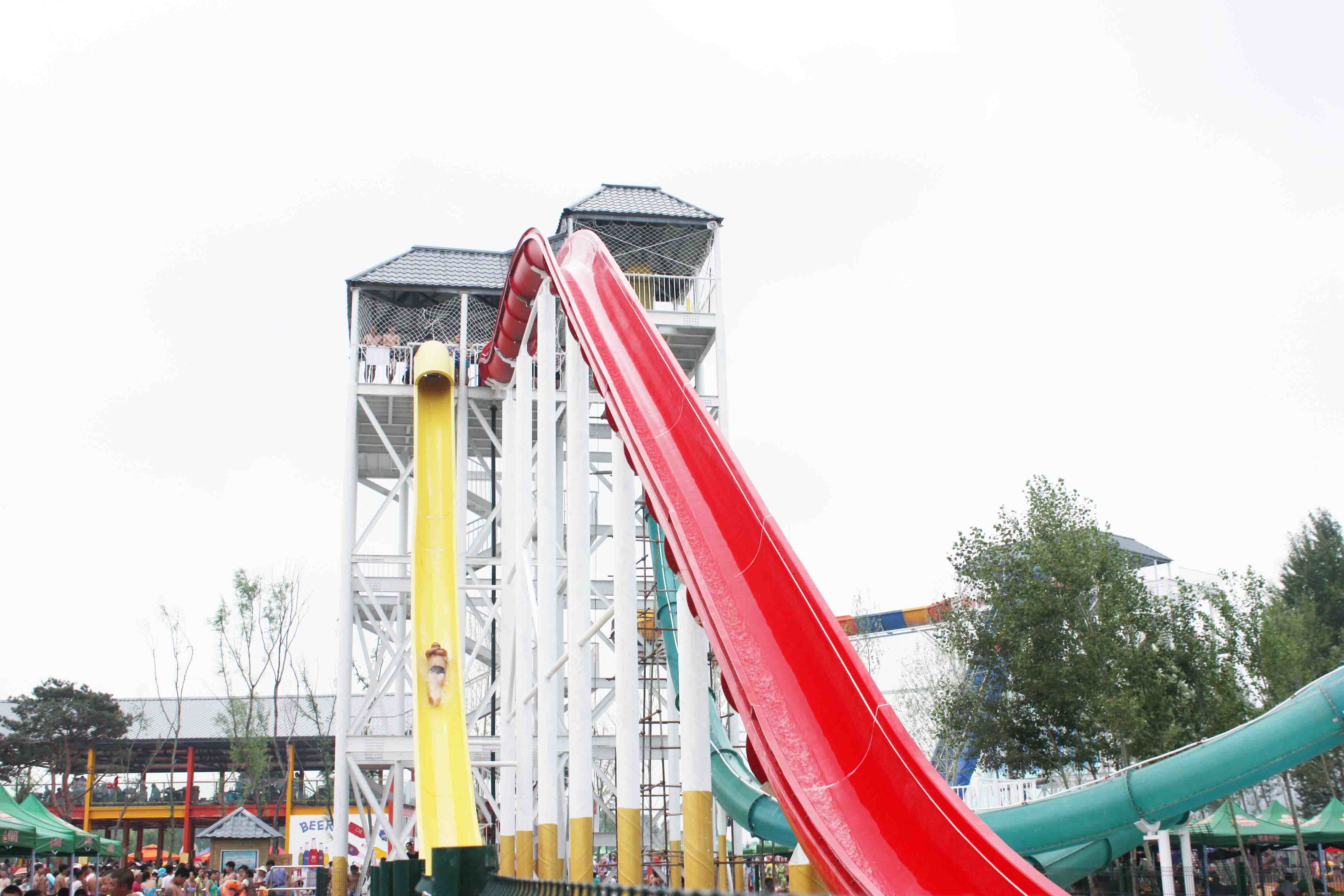 General Water Park Item Custom Water Slides High Speed With 120 Riders / H Capacity