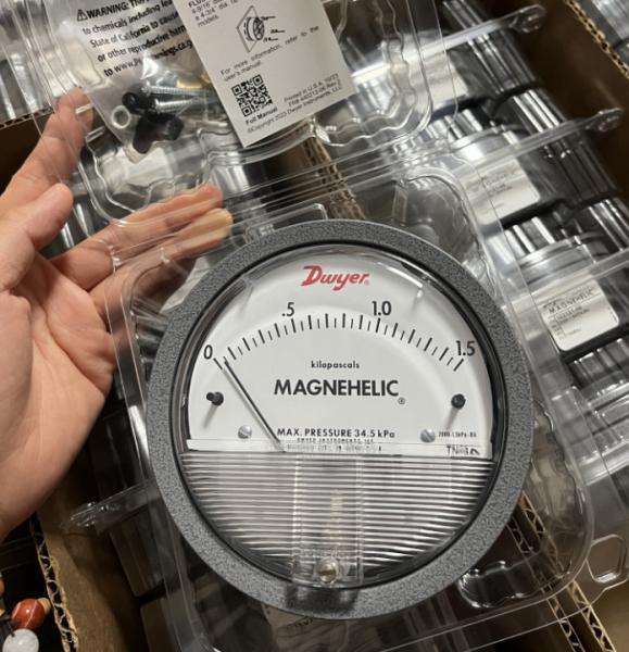 Quality Dwyer Magnahelic guage 2000-1.5kpa Pressure gauge 0-1.5kpa for sale