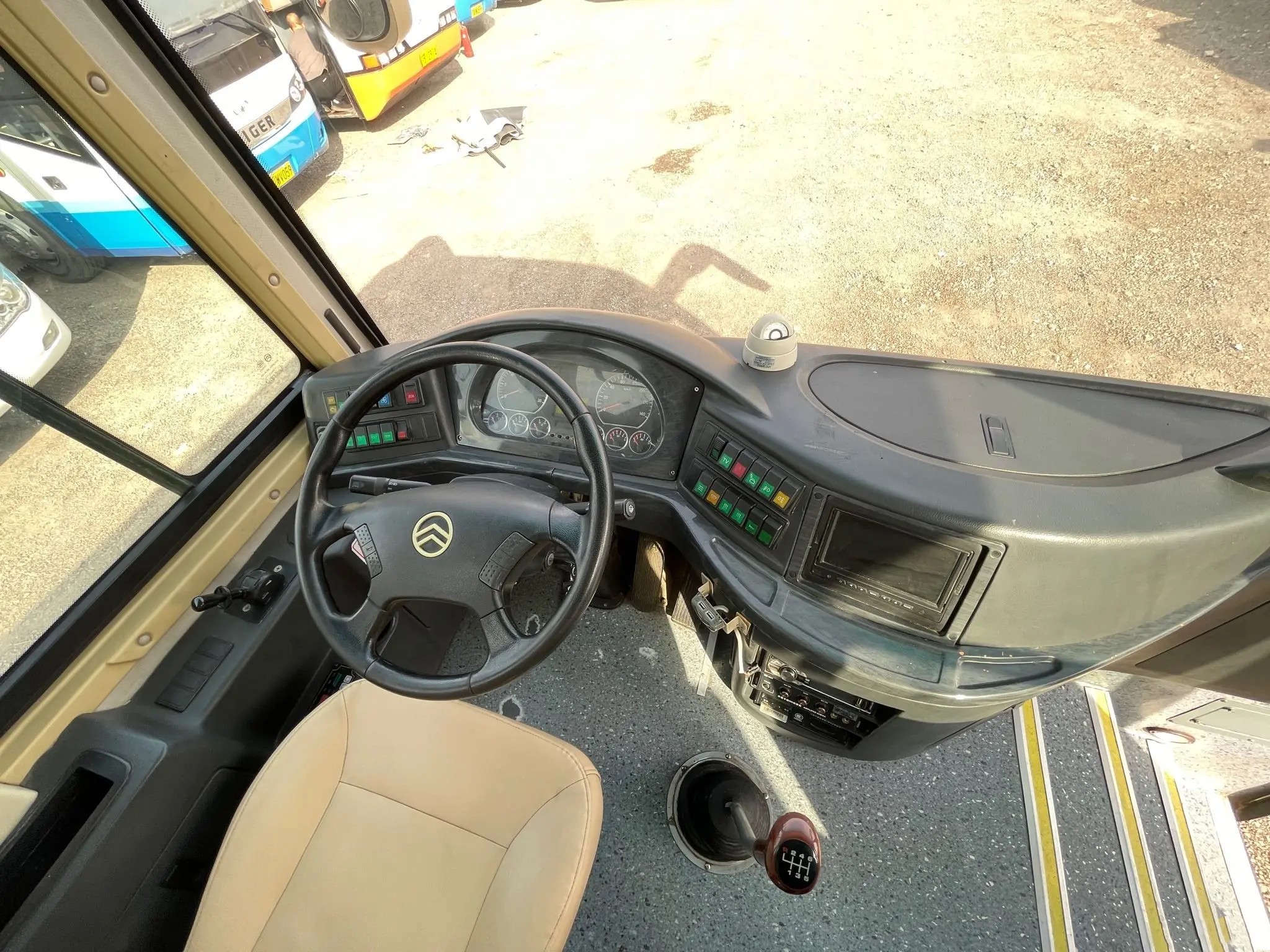 Old Coach Bus 37 Seats Manual Transmission LHD Rear Engine Used Golden Dragon XML6857 Air Conditioner